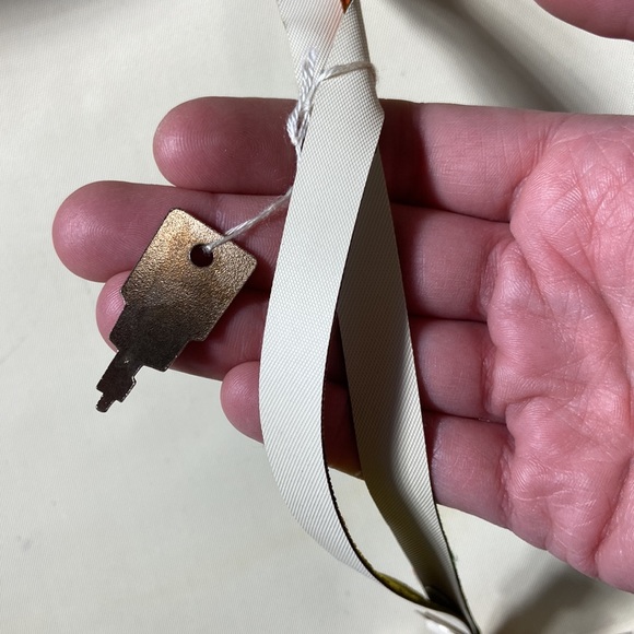 W. P. Hemenway Co Vintage Boho Floral Woven Carryon Suitcase - Picture 9 of 16